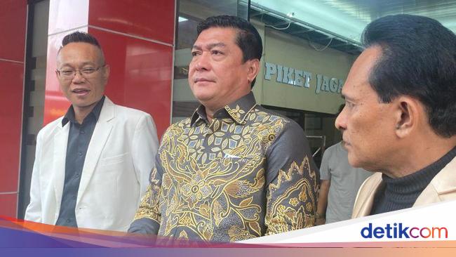 Relawan Solmet Diperiksa Terkait Roy Suryo Tuding Ijazah Jokowi Palsu