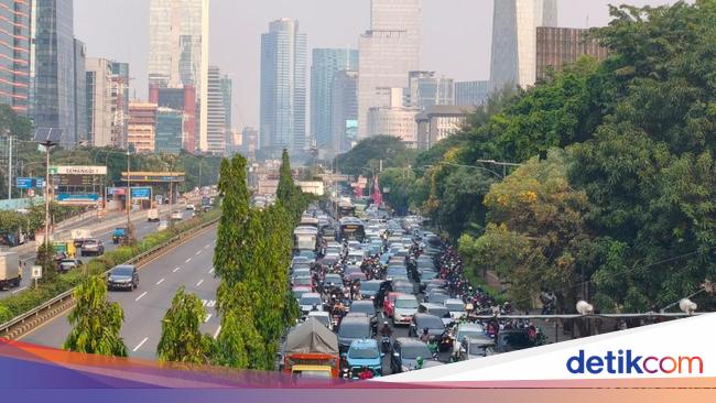 Cerita Ayu Kejebak Macet Sore Tadi, dari Slipi ke Mampang Prapatan 2,5 Jam