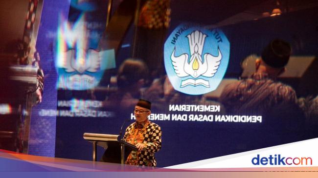 Mendikdasmen Bakal Rapat Bahas Putusan MK soal SD-SMP Gratis Pekan Depan