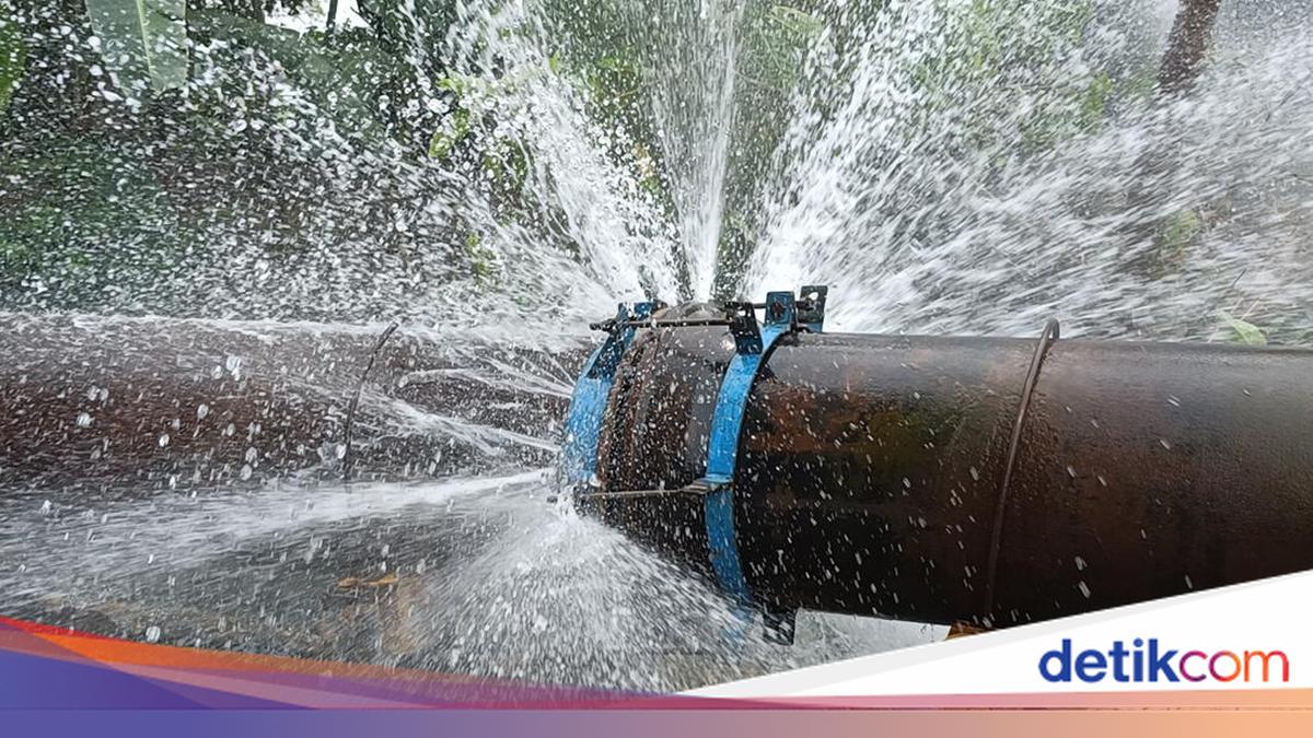 Pipa Bocor Wilayah Di RE Mardaniata Palembang Alami Gangguan Air pipa-bocor-wilayah-di-re-mardaniata-palembang-alami-gangguan-air