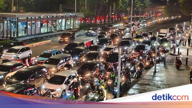 3 Penjelasan Polisi soal Macet Parah Jakarta Bukan karena Macron