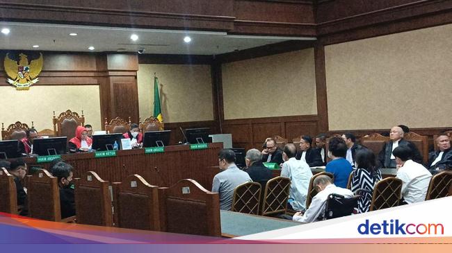 7 Terdakwa Kasus Cuci dan Lebur Emas Divonis 6 hingga 9 Tahun Penjara