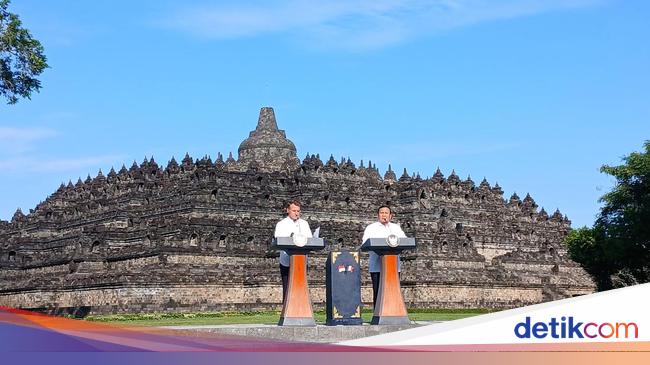 Di Depan Macron, Prabowo Banggakan Candi Borobudur Diakui Warisan UNESCO