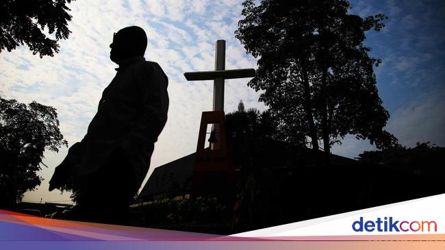 Umat Kristiani Rayakan Kenaikan Isa Almasih di Cilincing