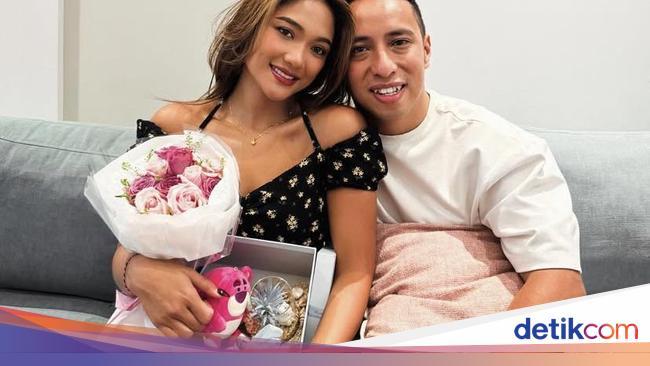 Gaya Keren Marion Jola Saat Masak hingga Kulineran Bareng Pacar