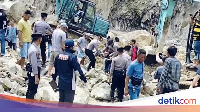 Longsor Maut di Tambang Batu Cirebon, 10 Orang Lebih Tertimbun