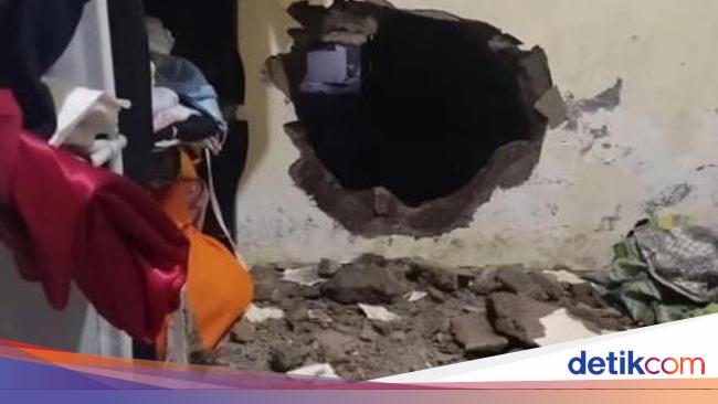 Viral Rumah di Cikarang Porak-poranda Dibobol Maling: Tembok-Plafon Jebol