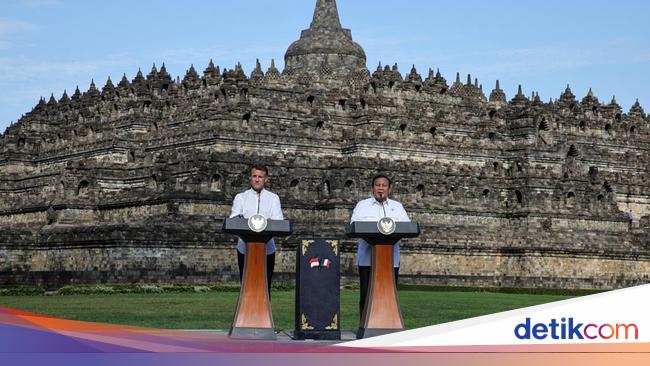 Tentang Patung Buddha dalam Stupa Borobudur yang Berhasil Disentuh Macron