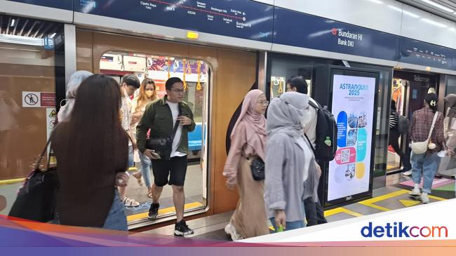 Cerita Mahasiswa Keliling Tempat Jakarta Pakai MRT Kayak Konten YouTube