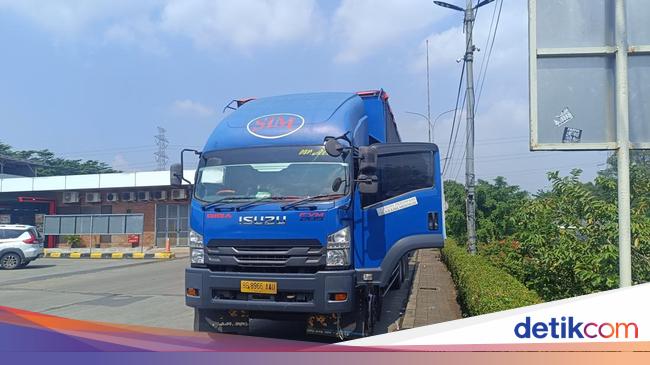 Saat Sopir Truk Bicara Korupsi dari Balik Kemudi