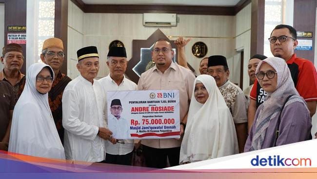 Andre Rosiade Salurkan Bantuan untuk Masjid Jami'quwatul Ummah di Padang
