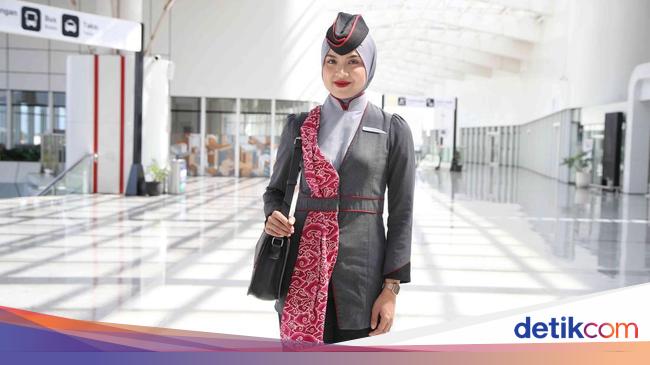 Cerita Fitri, dari Kasir Jadi Pramugari Kereta Cepat Whoosh