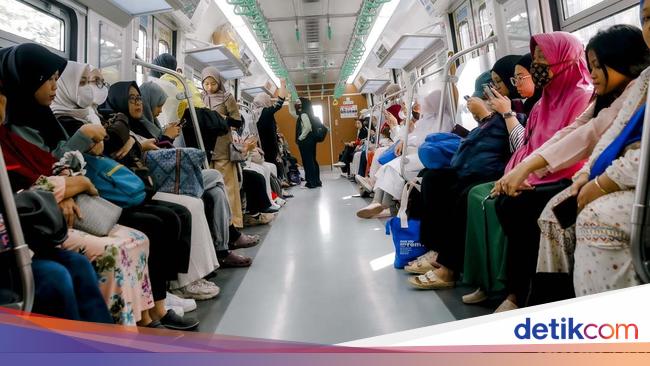 Kata Penumpang Naik KRL Baru Buatan China: Lebih Dingin, Nyaman