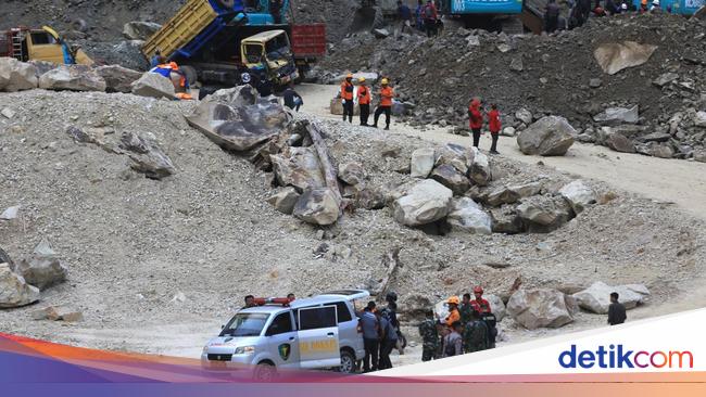 Korban Tewas Longsor Gunung Kuda Cirebon Jadi 21 Orang, 4 Masih Hilang