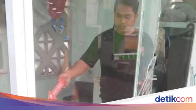 Pelaku Perusakan Pos Keamanan Masjid Agung Kota Bogor 2 Pria Bawa Sajam