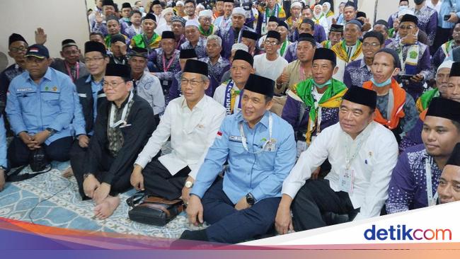 Wamenag Temui Jemaah Haji RI di Makkah, Ajak Jaga Kesehatan Jelang Wukuf