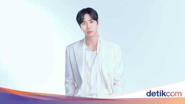 Choo Young Woo di Head Over Heels