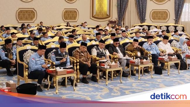 Kemenag Jelaskan Skema Armuzna-Layanan Jemaah Haji di Rapat Timwas