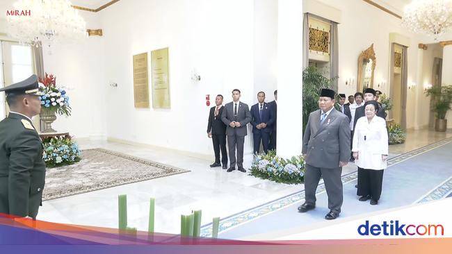 Ssstt... Prabowo dan Megawati Bisik-bisik Akrab di Hari Pancasila