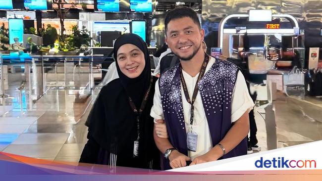 13 Selebritas Tunaikan Ibadah Haji, Ada yang Sambil Tugas Negara