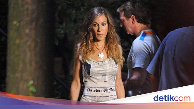 Gaun Dior 'Sex and the City' Kembali Menggelora: Bayangan Kelam John Galliano & Warisan Mode Kontroversial