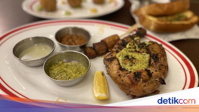 Gabon: Lezatnya Ayam Afrika Viral di Gading Serpong yang Diantre 1 Jam!