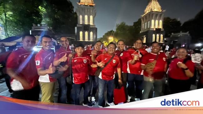 Semangat Suporter Timnas di GBK Malam Ini: Optimis Indonesia Unggul!