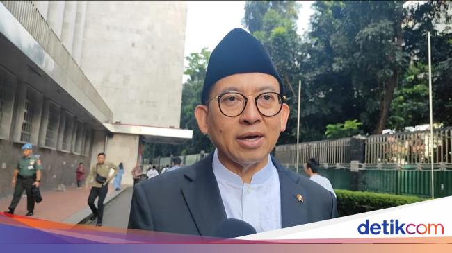 Jawaban Fadli Zon Kala Stairlift di Borobudur Tuai Kritik