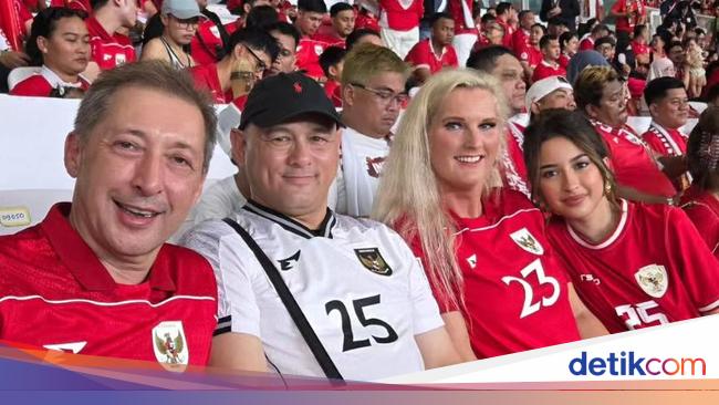 Cie... Jennifer Coppen Nonton Laga Indonesia Vs China Bareng Ortu Justin Hubner