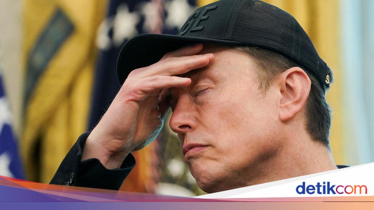 Elon Musk Lengser dari Status Triliuner Akibat Anjloknya Saham SpaceX