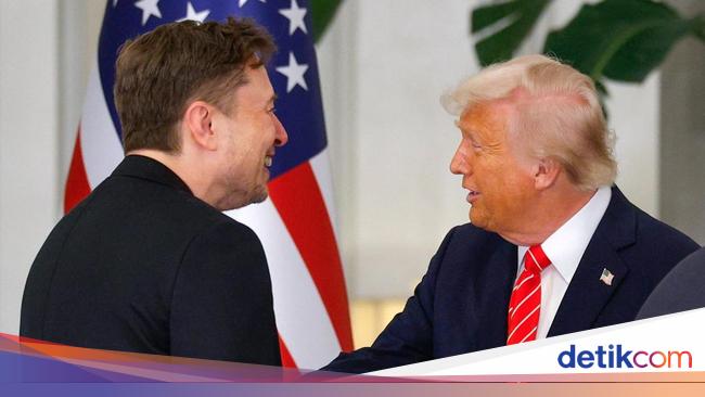 Donald Trump Sebut Elon Musk Sudah Gila