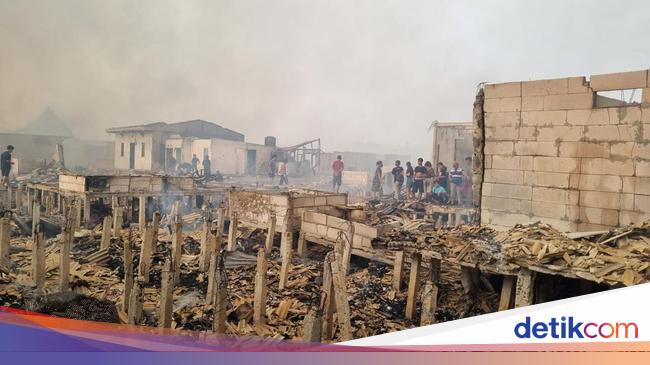 Ratusan Rumah di Penjaringan Terbakar, Rano Karno: Untuk Membangun Perlu Waktu