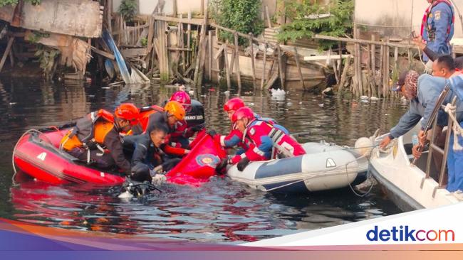 Pria di Jakut Tewas Usai Terjatuh dari Perahu Getek Saat Nyeberang Kali