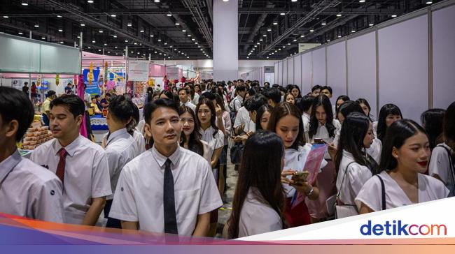 Gaya Para Pencari Kerja di Job Fair Negara Tetangga RI