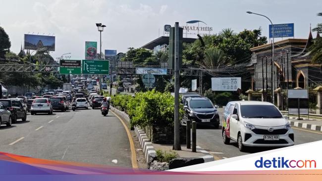 Tak Setinggi Pekan Lalu, 20 Ribu Kendaraan Melintasi Puncak Bogor Siang Ini