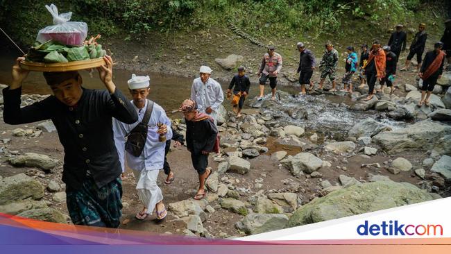 Jejak Suci di Pelipir Madakaripura