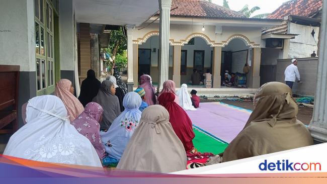 1.000 Jemaah Aboge di Probolinggo Gelar Salat Idul Adha Pagi Ini
