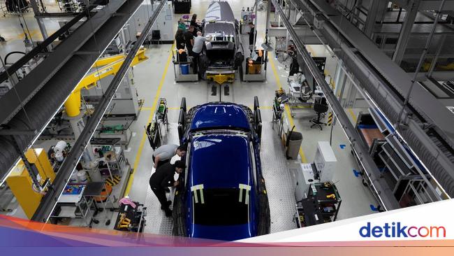 Mengintip Dapur Produksi Rolls-Royce di Goodwood Inggris