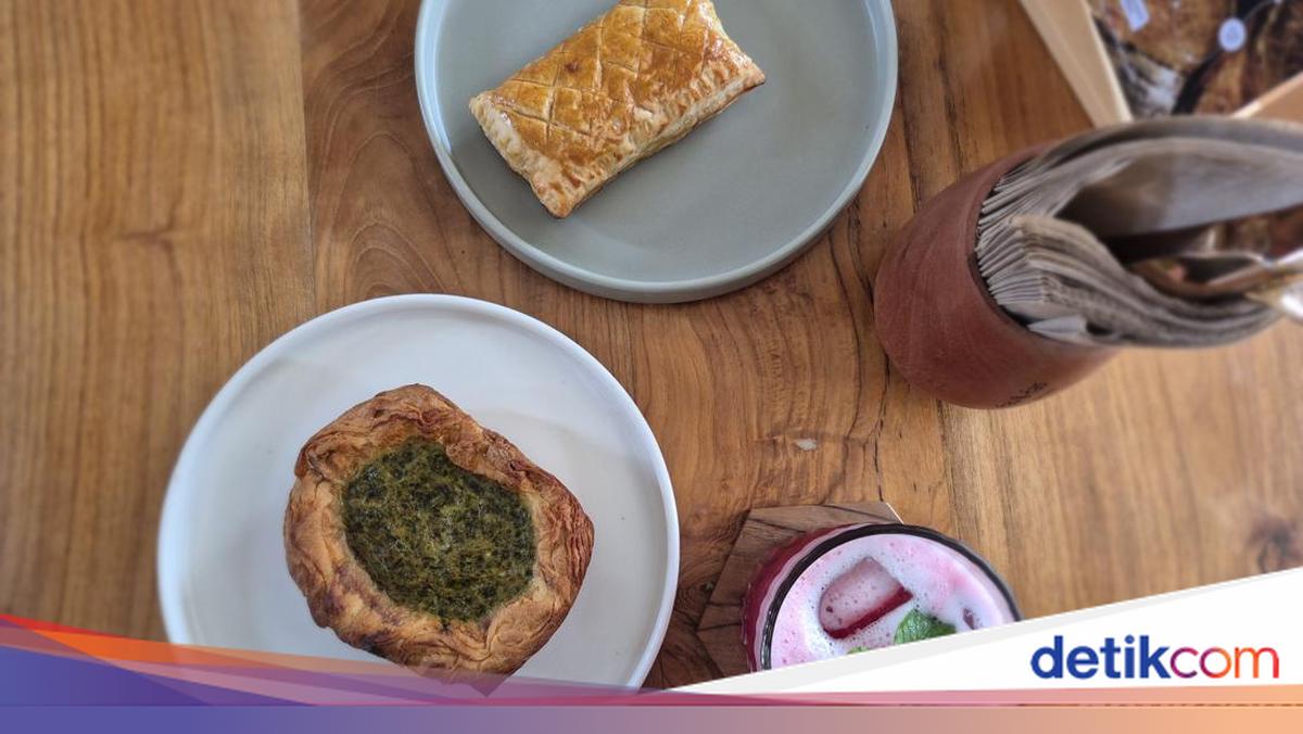 Mencicipi Roti Prancis Klasik Kafe Nicholas Saputra di Ubud