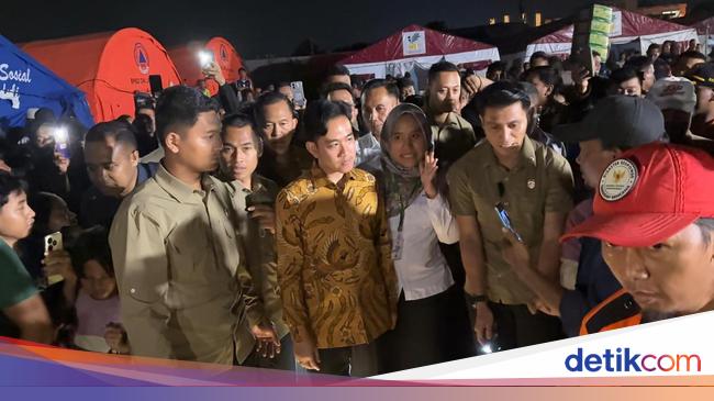 Gibran Temui Pengungsi Korban Kebakaran Penjaringan, Bagikan Susu-Mainan Anak
