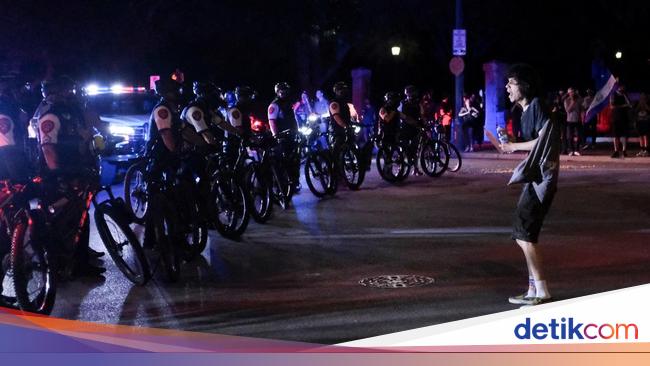 Demo Besar-besaran Juga Terjadi di Texas, Garda Nasional Dikerahkan