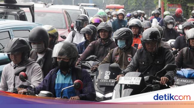 Kurangi Macet, Trotoar di TB Simatupang Bakal Dipakai Jadi Lajur Kendaraan