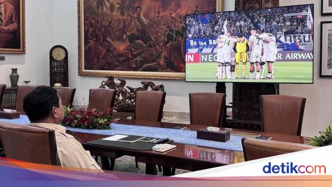 Prabowo Nonton Laga Timnas Indonesia Vs Jepang dari Layar Kaca