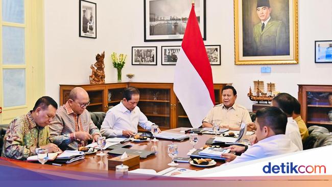 Gelar Ratas, Prabowo Minta Para Menteri Akselerasi Penanganan Sampah