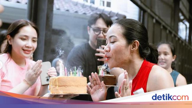 Happy Birthday Yura Yunita! Nagita Slavina Beri Kejutan di Lapangan Tenis