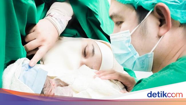 Perjuangan Istri Ustaz Dennis Lim Lahirkan Anak Kembar, Prematur-di NICU 30 Hari