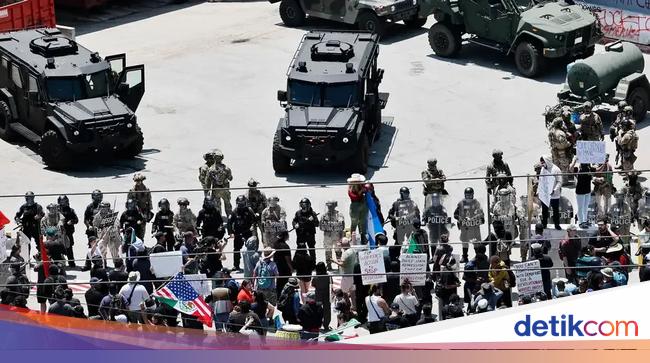 Los Angeles Rusuh, Trump Sebut Pendemo 'Musuh Asing'