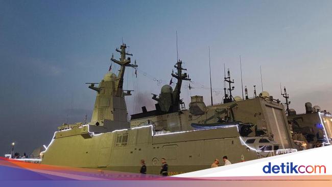 Kapal Perang Rusia Berlabuh di Jakarta, dalam Rangka Apa?