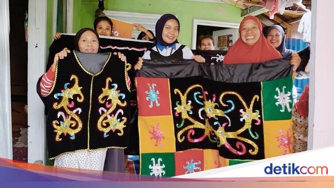 Pemberdayaan Perempuan, PNM Mekaar Bina Usaha Baju Adat Tembus Luar Negeri