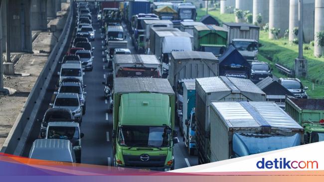 Potret Macet Panjang di Tol Bekasi Pagi Ini